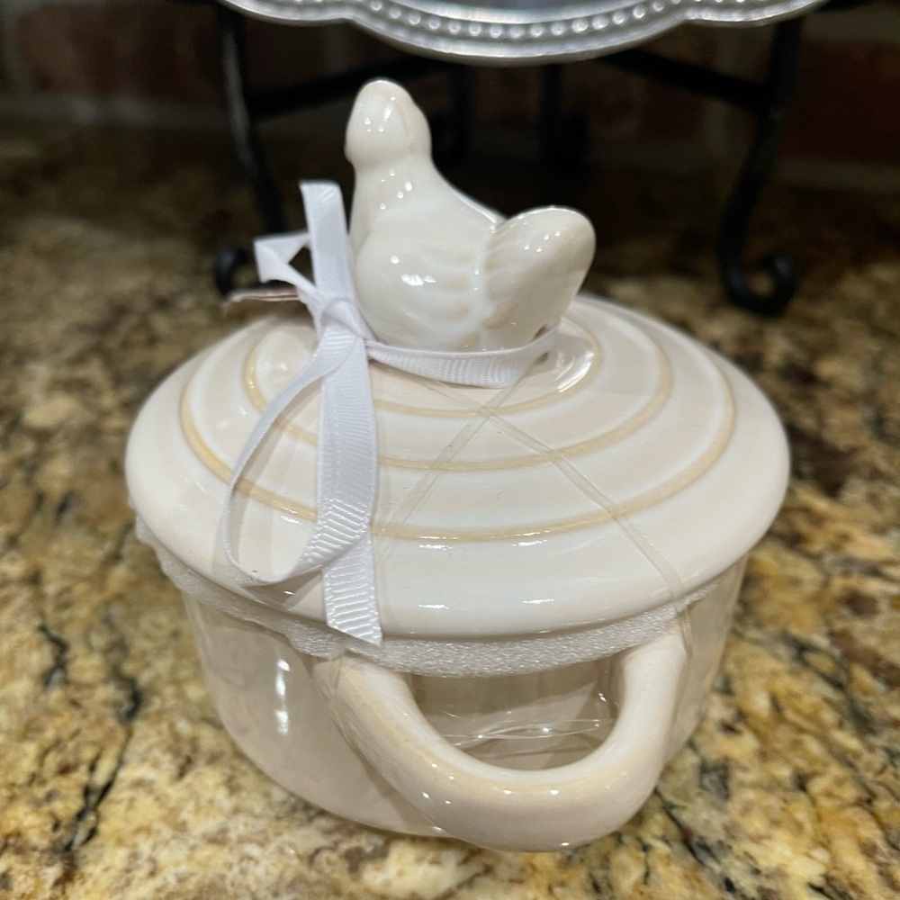 The Bakeshop mini casserole covered baking dish - chicken figurial topper NEW - Picture 4 of 8